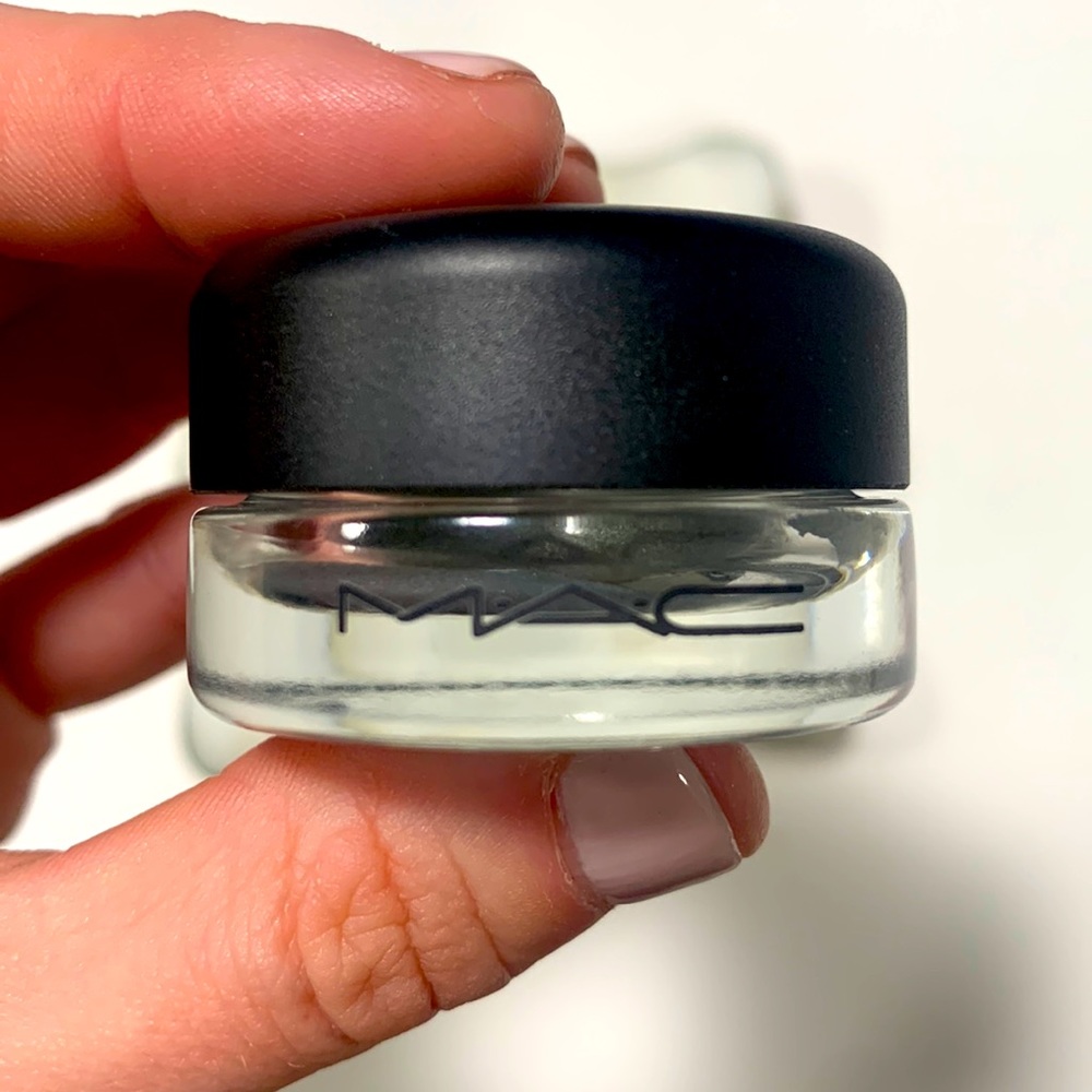 MAC paint pot - Greenstroke *NEW*